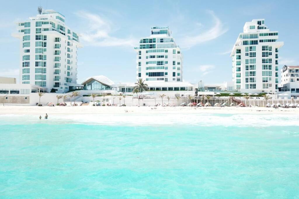 Ocean Front, Beautifull Beach, 3c Cancún